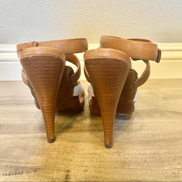 MaxAzria FLAVIA LEATHER HEELS | SIZE 6.5 | WHITE - Picture 4 of 8